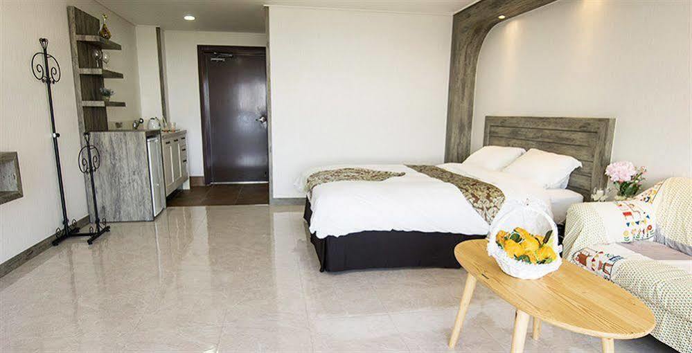 Famille Spa Resort Seogwipo Luaran gambar